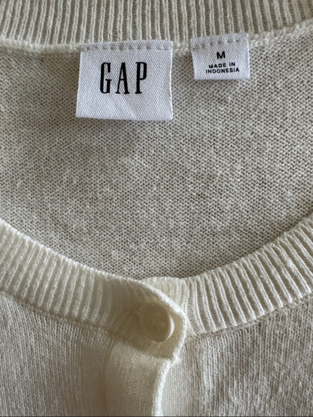 GAP Button-Front Cotton Knit Cardigan. Snowflake Milk Color. Sz M. Barely worn! - Picture 5 of 6